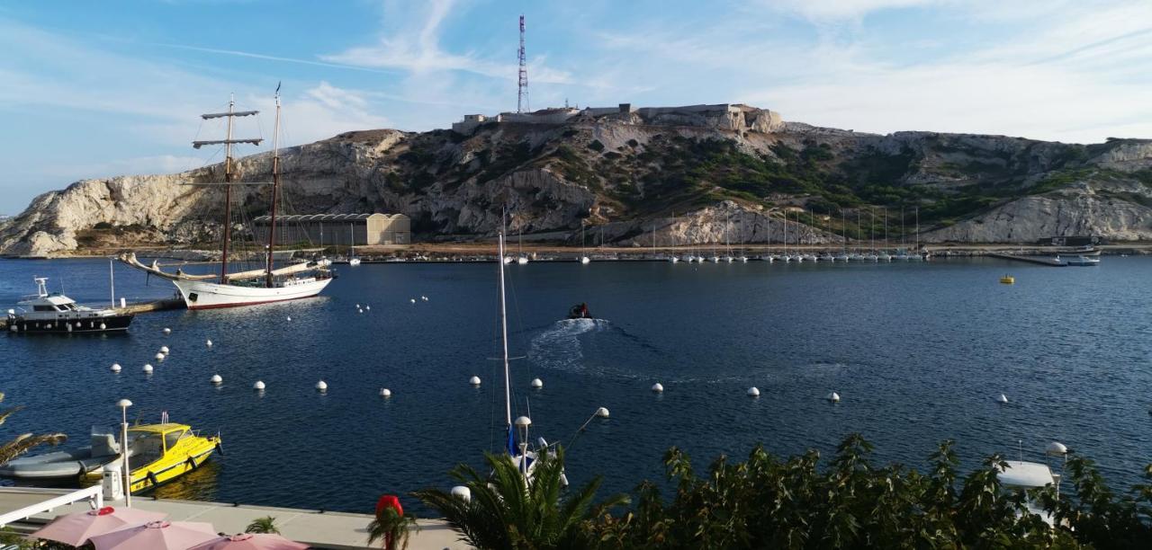 Appartement Les pieds dans l'eau sur l'Ile du Frioul à Marseille Extérieur photo